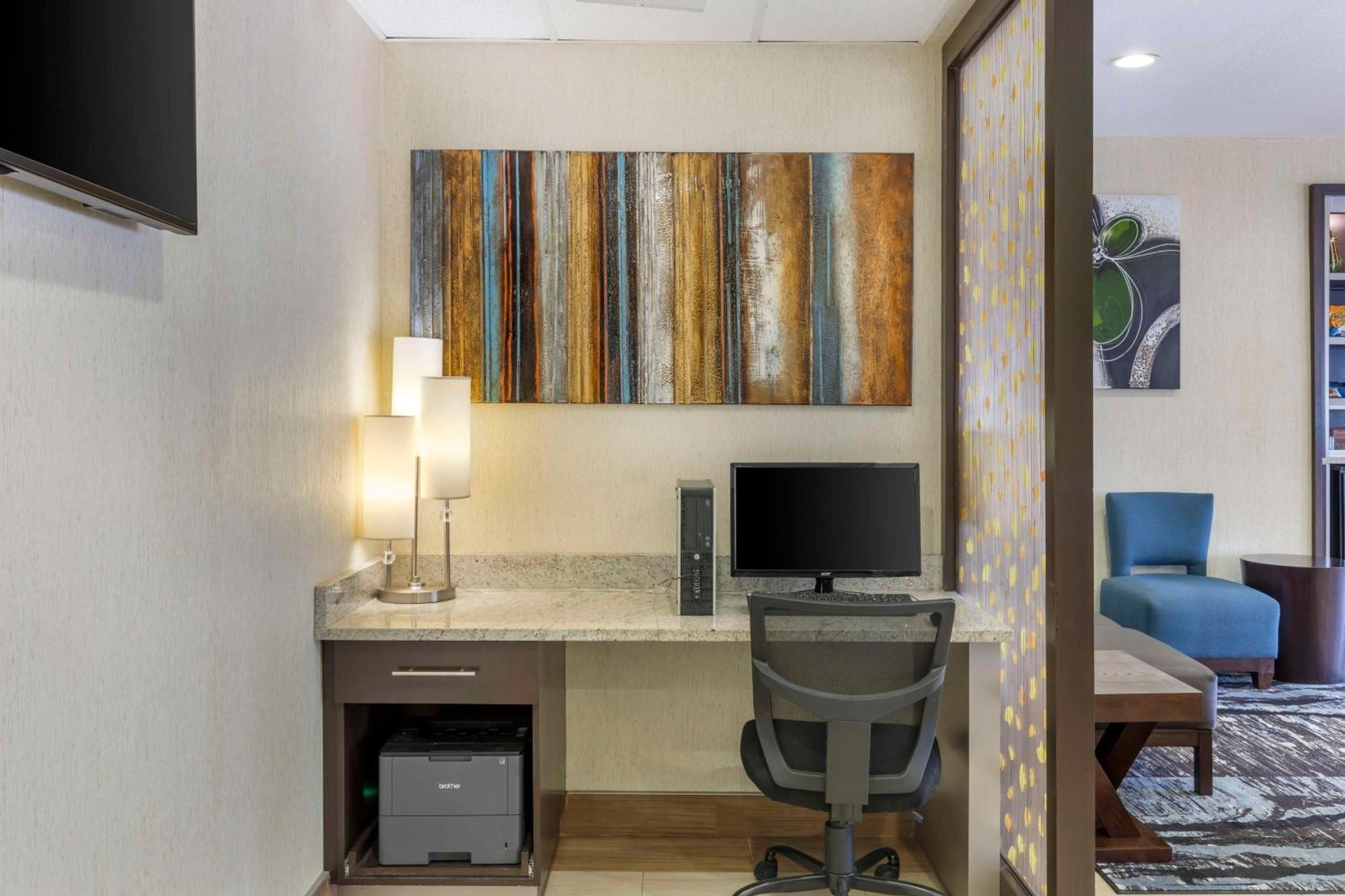 Best Western Plus Lake Worth Extérieur photo