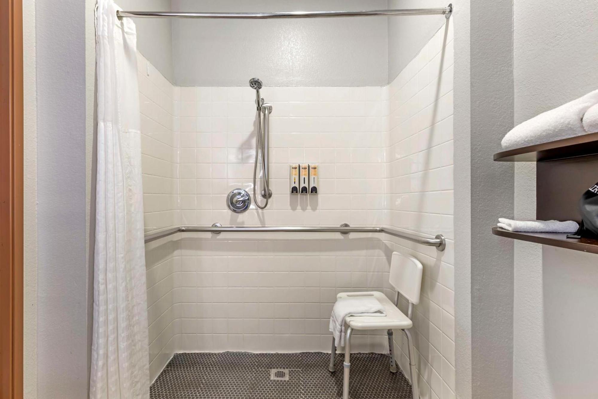 Best Western Plus Lake Worth Extérieur photo