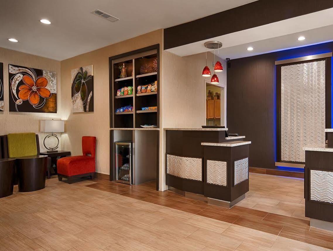 Best Western Plus Lake Worth Extérieur photo